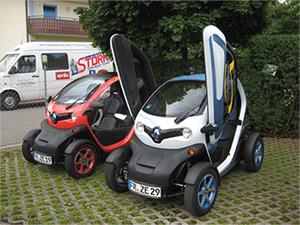Beispiel-Bild mit 2 Elektrofahrzeugen